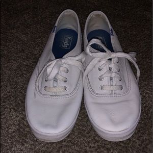 size 7 white leather keds